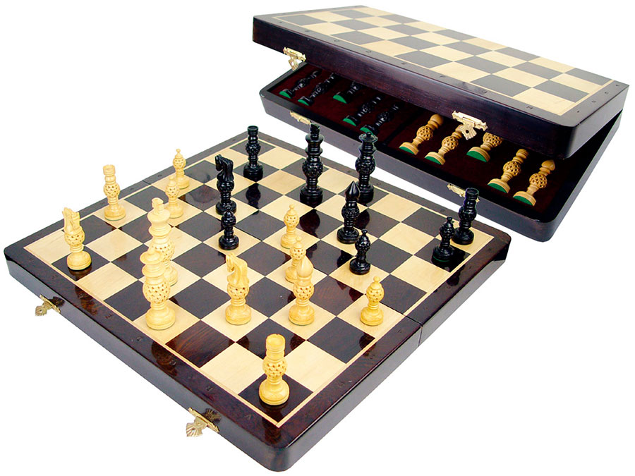 Расположение шахмат в коробке