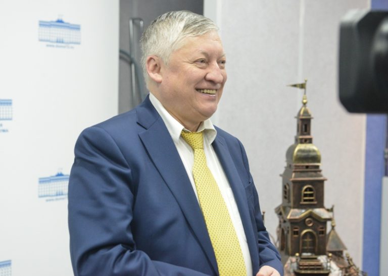Шахматист Анатолий Карпов