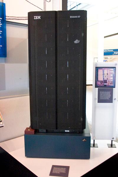 Одна из стоек Deep Blue, выставленных в Музее истории компьютеров.